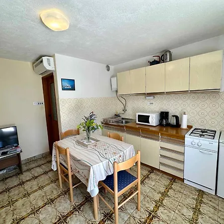 Apartament In 43208 Dramalj